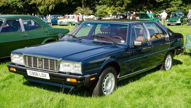 Maserati Quattroporte III поколения.