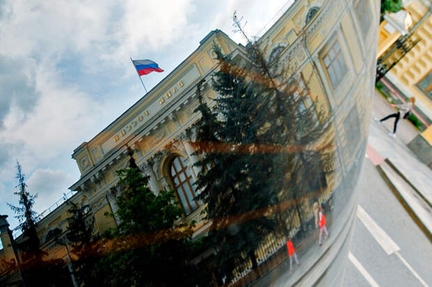 В ЦБ заявили, что рост кредитной задолженности россиян в апреле составил 1,2%