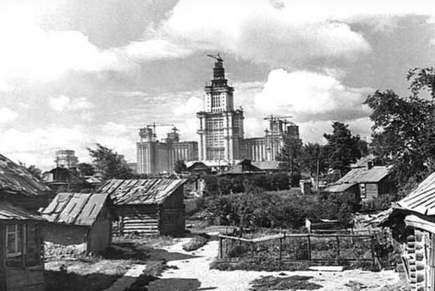 «Высотка-фантом»: почему здание МГУ считается проклятым местом