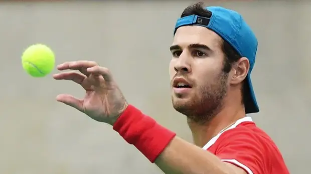 Хачанов проиграл Вавринке во втором круге турнира АТР в Санкт-Петербурге