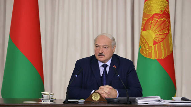 Лукашенко пригрозил «разукомплектовать» состав правительства и губернаторов