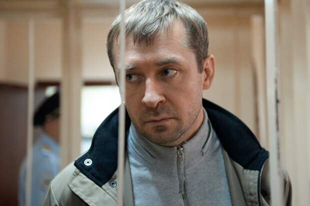 Защита полковника Захарченко назвала похитителей 3 млн евро