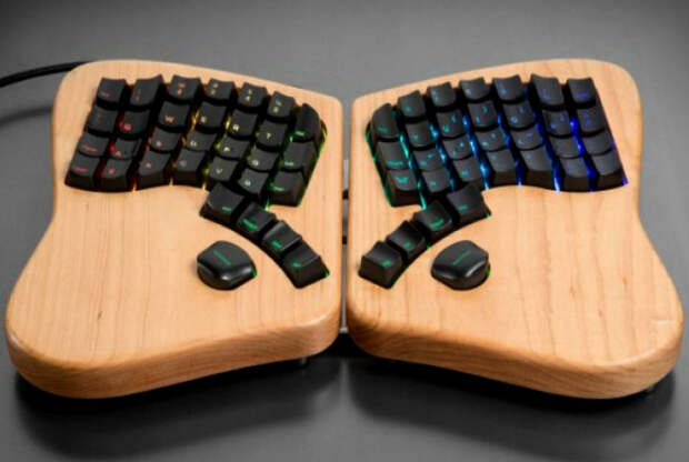 Клавиатура-бабочка Keyboardio. Клавиатура-бабочка Keyboardio.