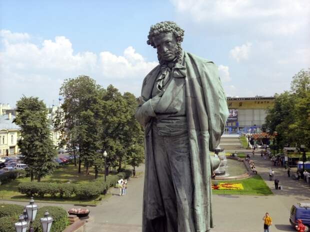 Памятник Александру Пушкину в Москве.