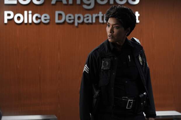 Angela Bassett, 9-1-1 | Photo Credits: Jack Zeman / FOX