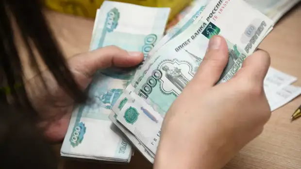 ПФР перечислил новогодние выплаты родителям 13,5 млн детей