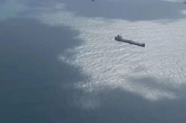 Верховный лидер Ирана заявил, что Ормузский пролив останется закрытым