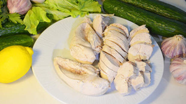 Фото к рецепту: Как Варить Сочную Мягкую Куриную Грудку? Здесь Пошаговый Простой Рецепт Отварной Грудки за 15 минут Фото к рецепту: Как Варить Сочную Мягкую Куриную Грудку? Здесь Пошаговый Простой Рецепт Отварной Грудки за 15 минут