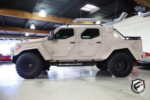 На аукционе в США продают армейский внедорожник Terradyne Gurkha за 700 000$ (20 фото)