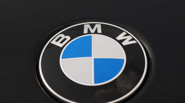 Минпромторг расширил список дорогих авто для повышенного налога