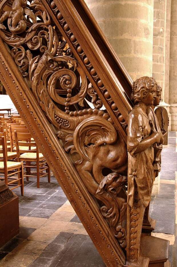 Lier, Vlaanderen, Sint-Gummaruskerk, pulpit, stairs, detail