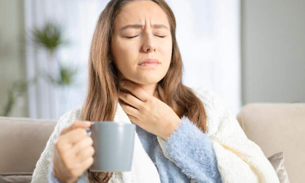 Психотерапевт Крашкина назвала признаки «синдрома нервной глотки»