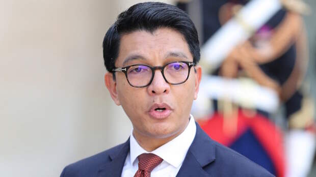 Канцелярия президента Мадагаскара Радзуэлины отрицает потерю им полномочий