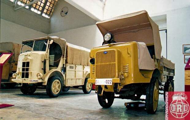 Autocarrette O.M.35, 1935 год. Этот автомобиль (4 цил., 1,62 л, 21 л.с.) создавался для альпийских стрелков. Он мог «обуваться» как в сплошные (на снимке), так и в пневматические шины. Белый грузовик сзади – SPA CL39 Coloniale (4 цил., 1628 см3, 25 л.с., 4х2).