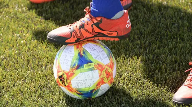 Пеле, Марадона, Месси и Роналду вошли в число лучших футболистов в истории по версии France Football