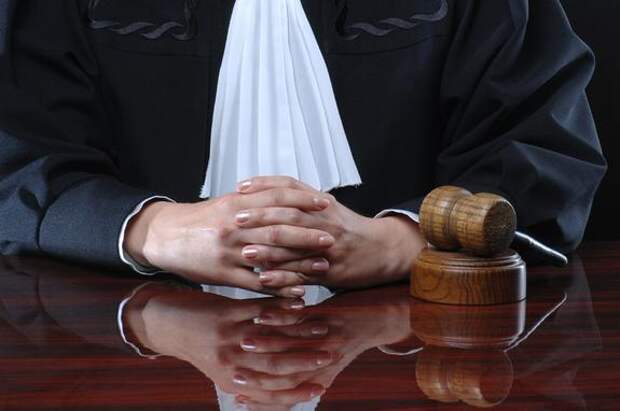 Суд поддержал УФАС в деле о неприличной рекламе бара «Евгенич»