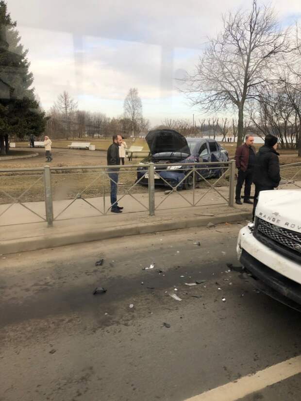 Авария в Колпино вчера на Комсомольском канале. Авария в Колпино сегодня на Пролетарской.