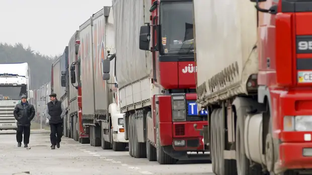 Украина ввела специальные пошлины на российские товары