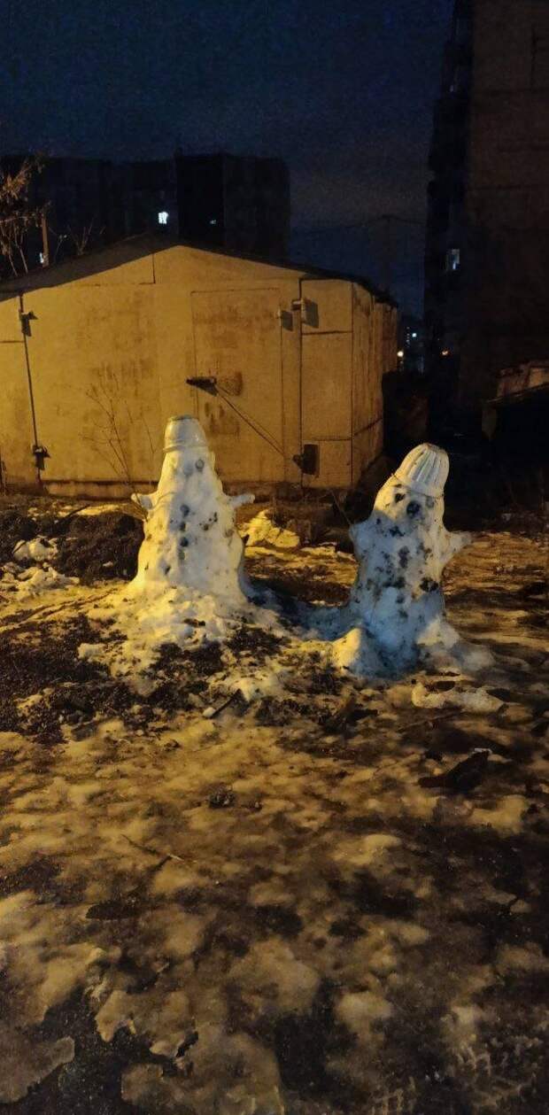 Донецкие снеговики в Ленинском районе