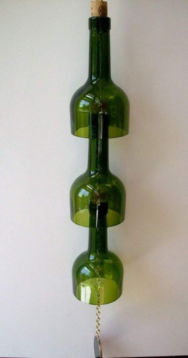 Колокольчик из винных бутылок для настоящих ценителей фен-шуя.