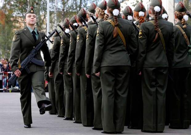 Русские военные первокурсницы 