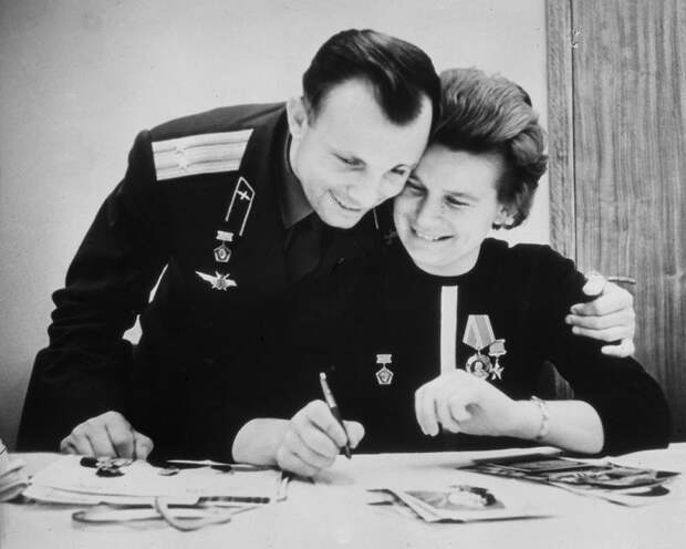 Валентина Терешкова и Юрий Гагарин