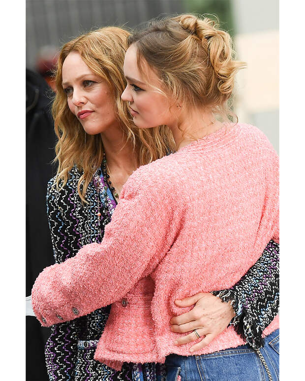 Ванесса Паради и Лили-Роуз Депп