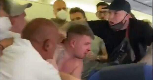 Не надел маску - получи по морде Не надел маску - получи по морде