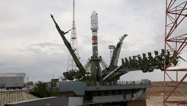 Ракета-носитель Союз-2.1а установлена в пусковую систему стартовой площадки космодрома Байконур. Архивное фото Ракета-носитель Союз-2.1а установлена в пусковую систему стартовой площадки космодрома Байконур. Архивное фото