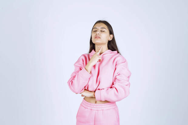 girl-pointing-her-neck-as-she-has-sore-throat.jpg