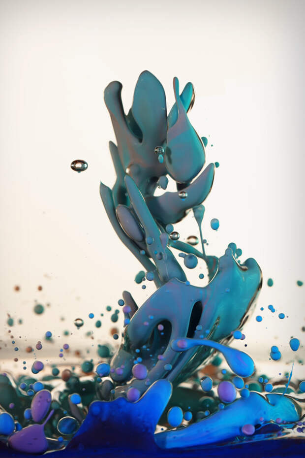Альберто Севесо. Высокоскоростные фотографии брызг краски над водой