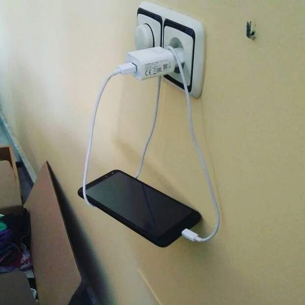телефон, зарядка