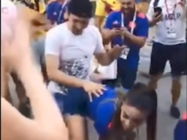 Колумбийскую болельщицу затравили соотечественники за откровенный танец с россиянином