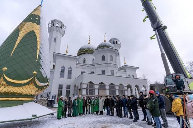 В Перми установлены маковки на два минарета краевой Соборной мечети