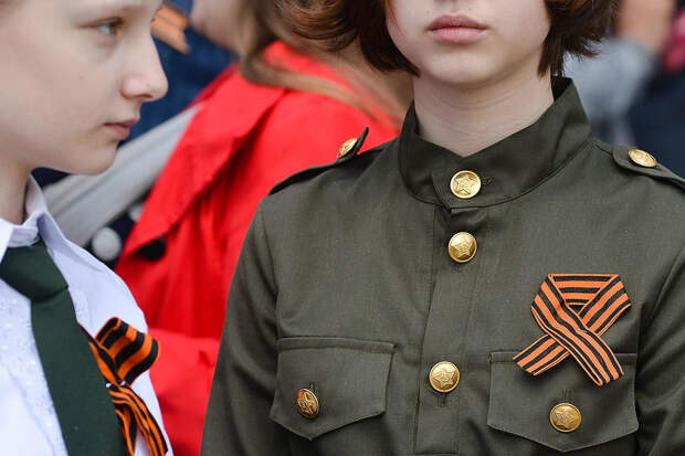 Накануне помимо запрета на ношение георгиевской ленты и символики на ее основе, в Молдове были введены и штрафы за такое административное правонарушение.