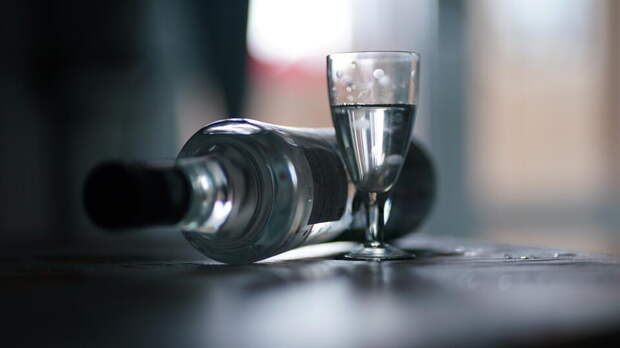 Минимальные продажи водки зафиксированы в Москве и Санкт-Петербурге