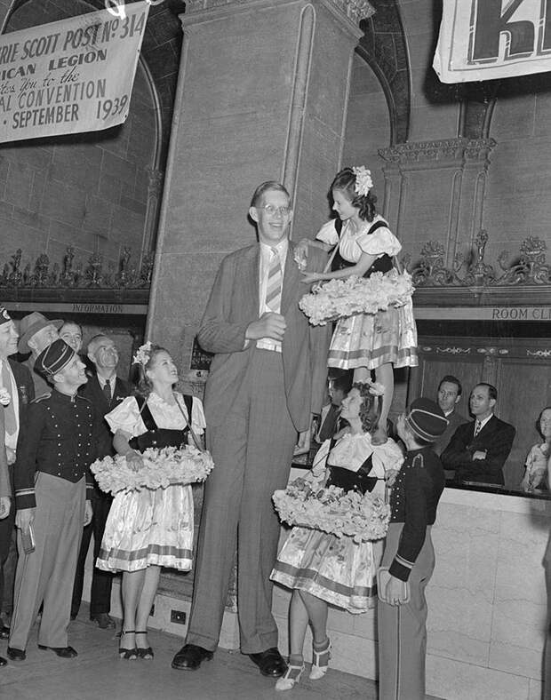 Насколько был огромным Роберт Уодлоу — самый высокий человек в истории