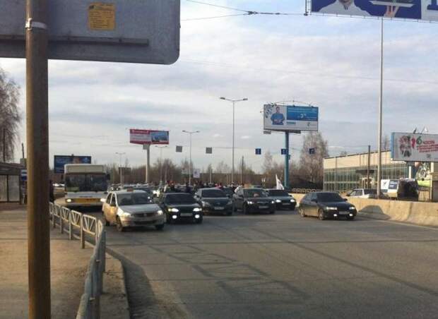 В Перми прошел нелегальный автопробег за отмену ограничений тонировки (5 фото + 2 видео)