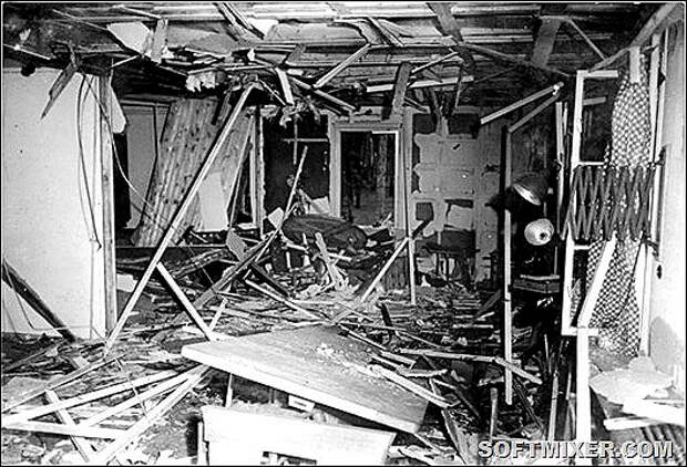 Bundesarchiv_Bild_146-1972-025-12_Zerstörte_Lagerbaracke_nach_dem_20._Juli_1944-656x446_thumb[11]