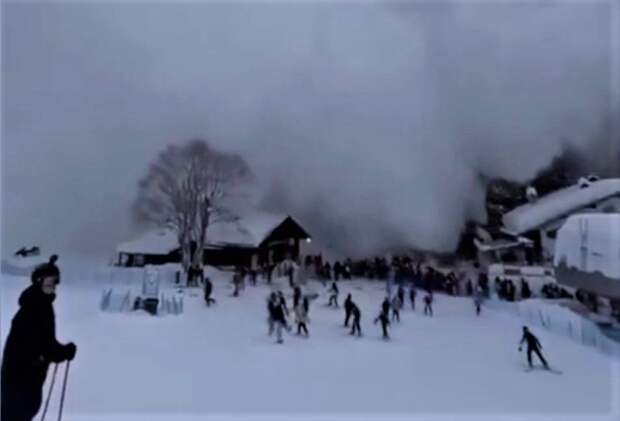 Трое французских лыжников погибли при сходе снежной лавины в Альпах