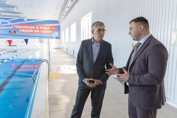 Губернатор Миляев осмотрел новый бассейн в тульском микрорайоне Петровский