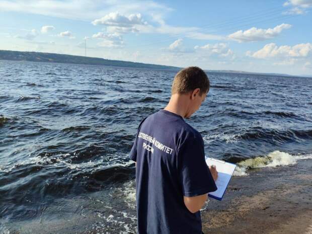 Пьяный 31-летний купальщик утонул в саратовском пруду