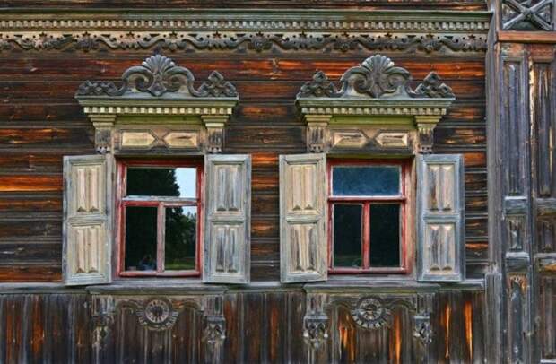 Потрясающей красоты древнерусский терем в покинутой деревне Погорелово