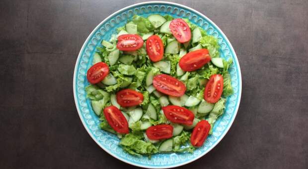 Зеленый салат с тунцом. Шаг 2