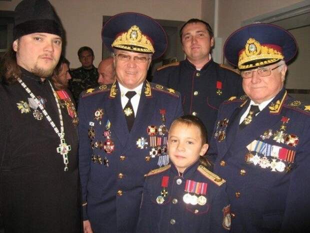 Сколько медалей и орденов было у реальных казаков. Сравнил архивные фото с современными