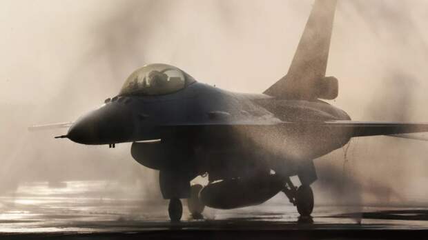 Politico: Нидерланды не ограничивают Киев в применении F-16 для ударов по России