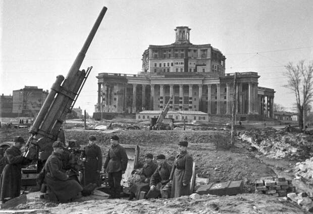 Никогда не сдаваться! Московская паника 15–16 октября 1941 года