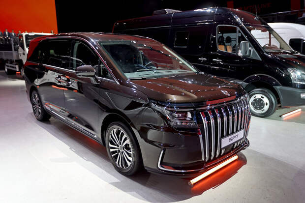 Одноклассник Toyota Alphard с 2,0-литровым мотором и 8-ступенчатым «автоматом» начали выпускать в России. Sollers SP7 обещает премиум-комфорт в топовой версии
