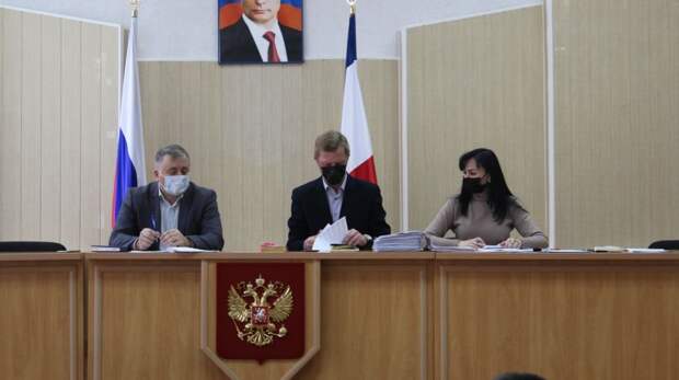В администрации Симферопольского района состоялось заседание комиссии по делам несовершеннолетних и защите их прав