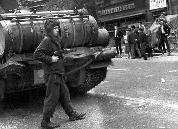 Операция Дунай взгляд на вторжение в Чехословакию 45 лет спустя Dunaj34 Операция Дунай взгляд на вторжение в Чехословакию 45 лет спустя
